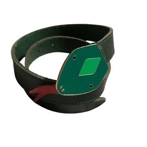 NWOT- YOUTH SMALL- Hunter Green Snake Belt